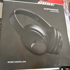 Bose QuietComfort Headphones in Black